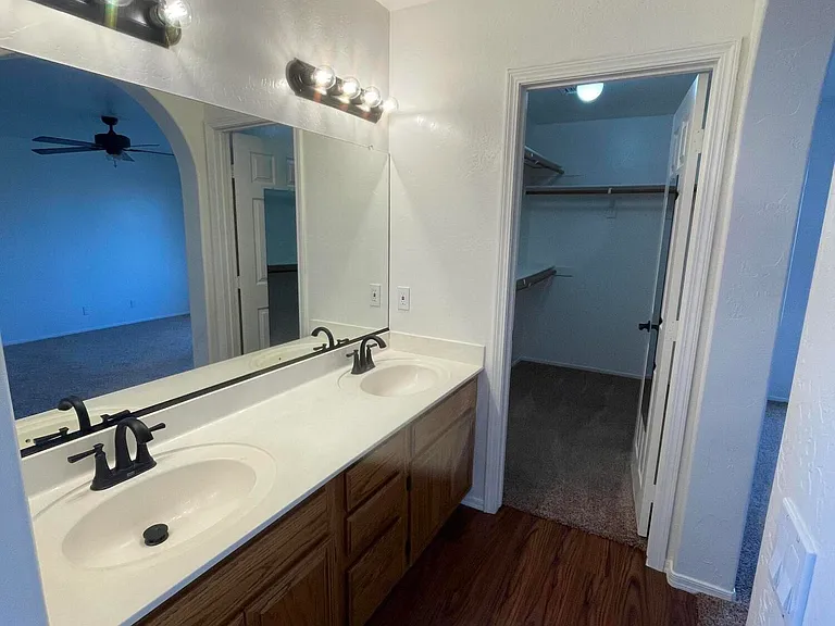 4049 Trotwood Dr — Photo 7