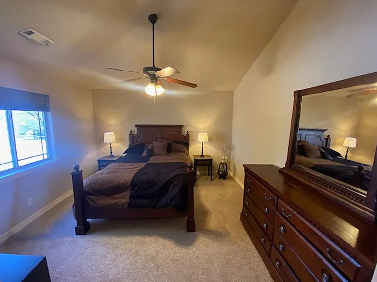 922 W 15th St #10 — Photo 10