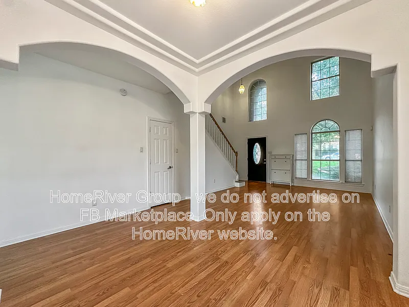 4 bed, 2.5 bath, 2288 sqft, $2,600 — Photo 3