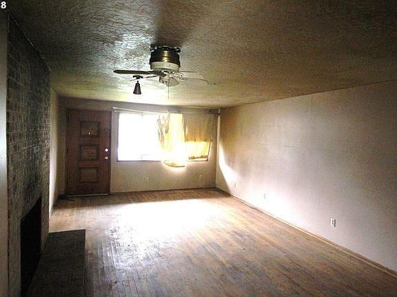 2nd image of 2863 SE Boyd St