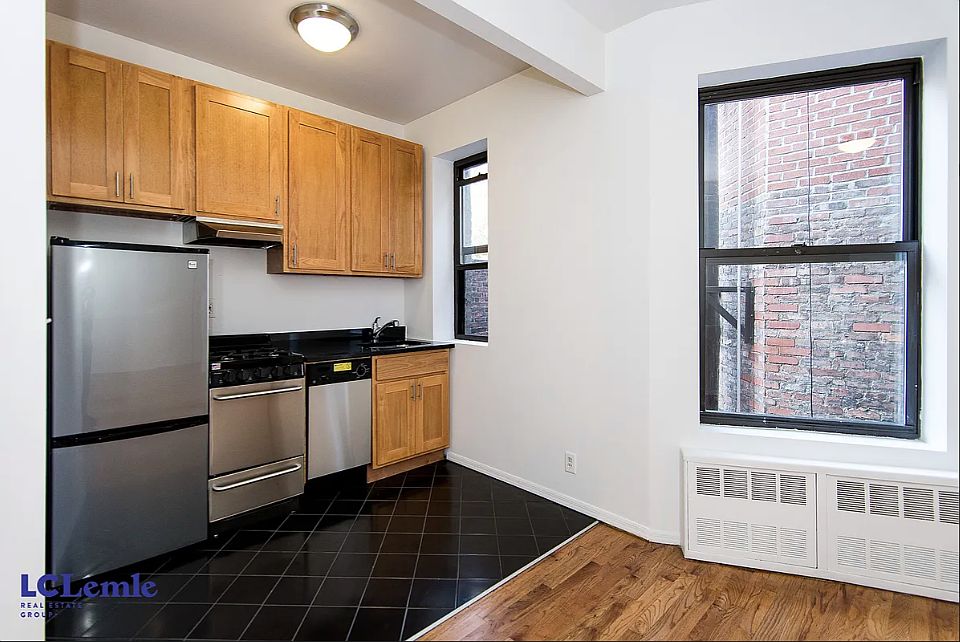1st image of 1324 Lexington Ave APT 6D