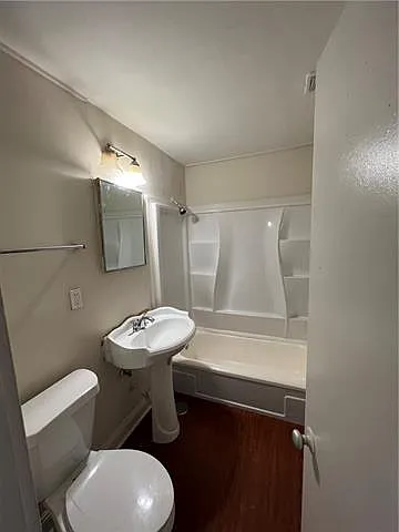 3550 Coliseum St #3 — Photo 6