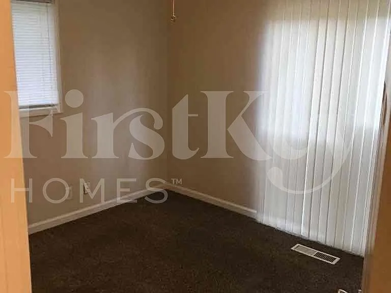 4801 Leone Dr — Photo 12