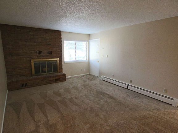 4th image of 1321 1/2 17th St APT A
