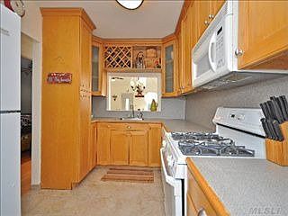4th image of 35 Kerrigan St