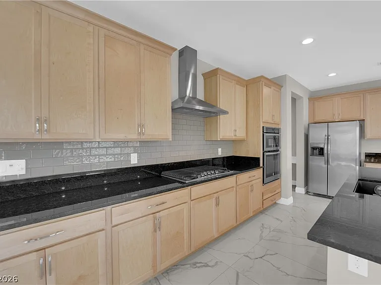 10254 Kesington Dr — Photo 11