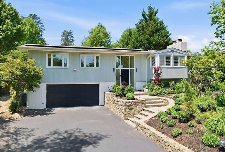 11610 Karen Dr — Photo 1