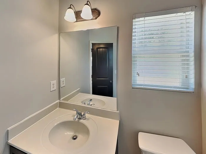 1048 Regency Dr — Photo 18