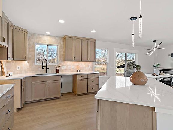 4th image of 8028 Morgan Cir N