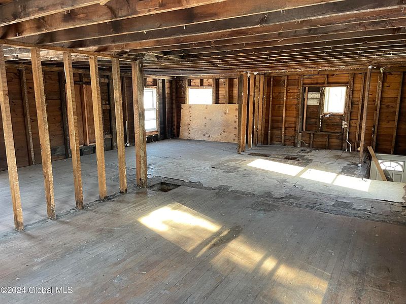 5th image of 6 Gadsen Court