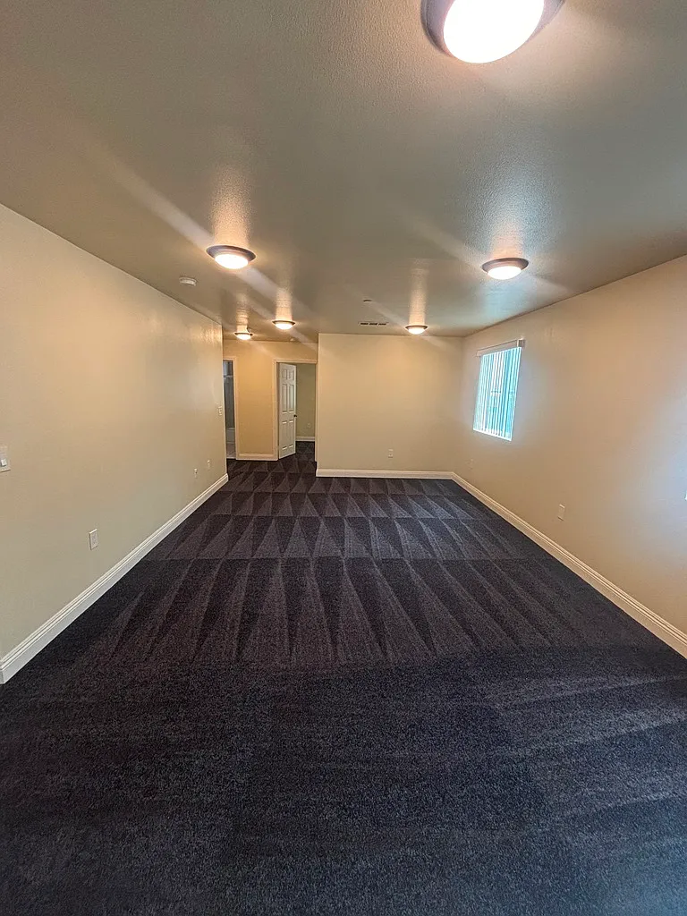 4 bed, 1452 sqft, $3,650 — Photo 4