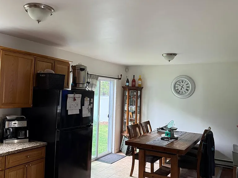 938 Scherger Ave — Photo 5
