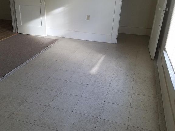 3rd image of 663 W Hopocan Ave