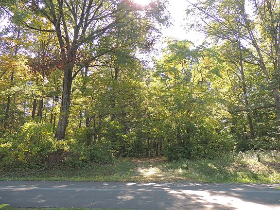 3rd image of 393 Santee Dr