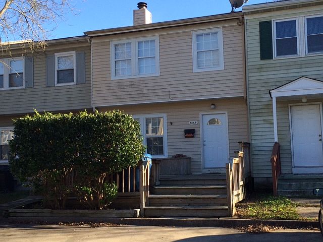 Front w/deck
