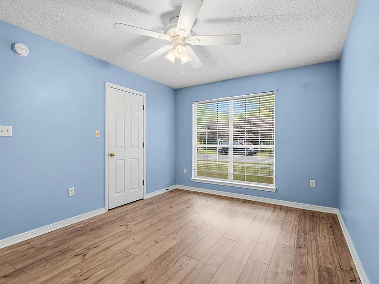 3998 Lauren Ct — Photo 13