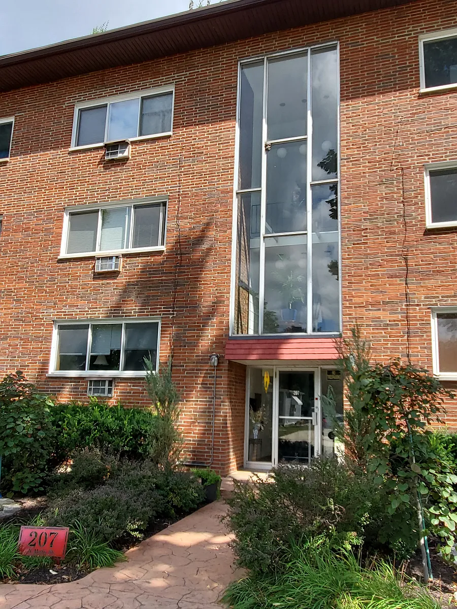 Building Photo - 207 N Main St #104