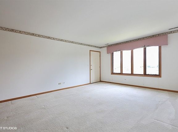 3rd image of 1 Saint Moritz Dr Unit 201