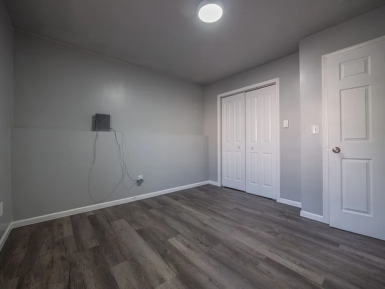 1104 N Walnut St — Photo 16
