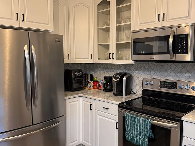1011 Greystone Cir — Photo 5