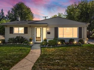 1479 N Pine St, Rochester Hills, MI 48307