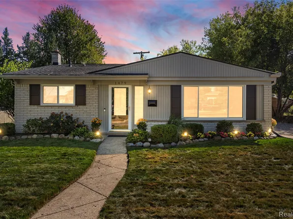 1479 N Pine St, Rochester Hills, MI 48307