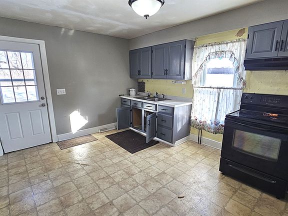 5th image of 3884 Old Stone Rd