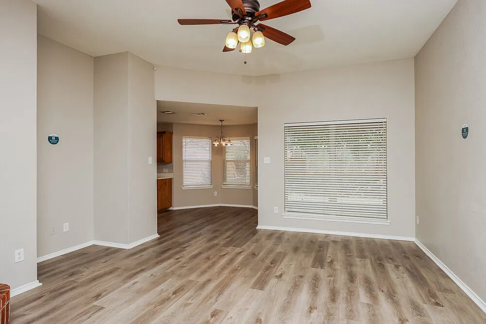 4 bed, 2.0 bath, 1554 sqft, $2,060 — Photo 4