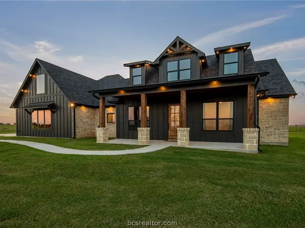 6277 Wilcox Ln, Bryan, TX 77808