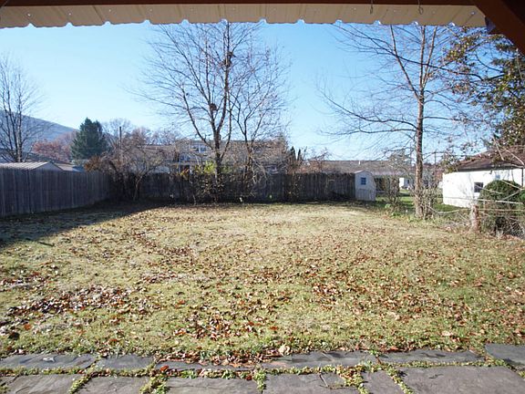 3rd image of 528 Fairmont Ave