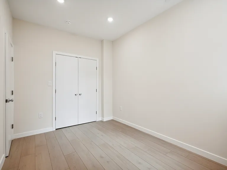 2614 W Girard Ave #B — Photo 11