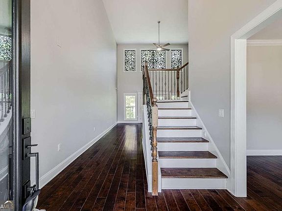 5th image of 325 Polly Branch Dr