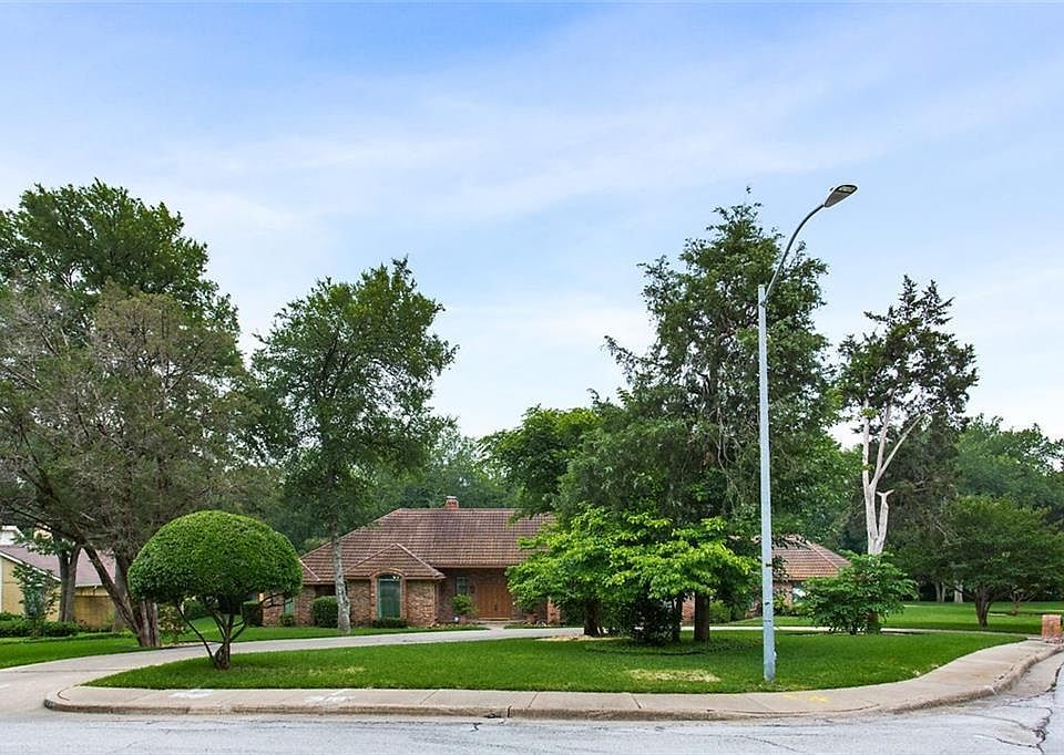 1st image of 1518 Green Tree Ln