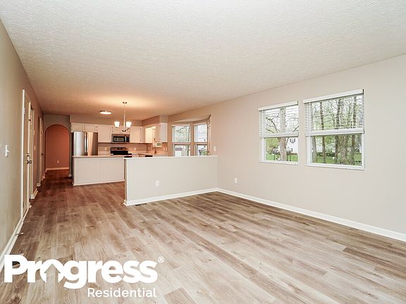 5th image of 591 Ablemarle Cir W