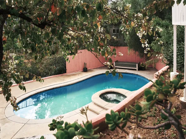 22878 Portage Circle Dr, Topanga, CA 90290
