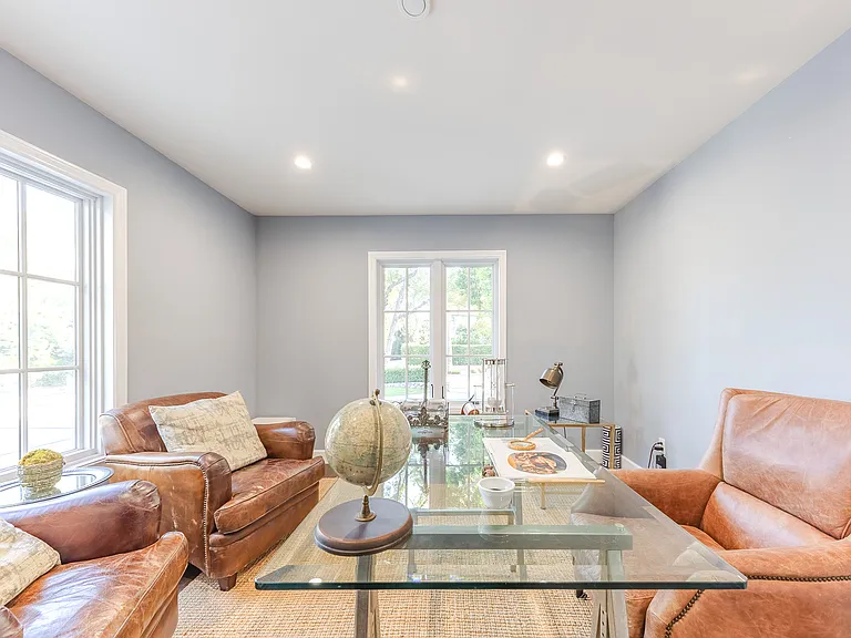 325 W Bellevue Dr — Photo 3
