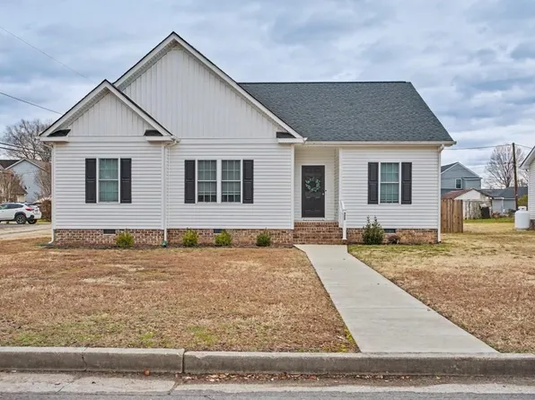 322 12th St, West Point, VA 23181
