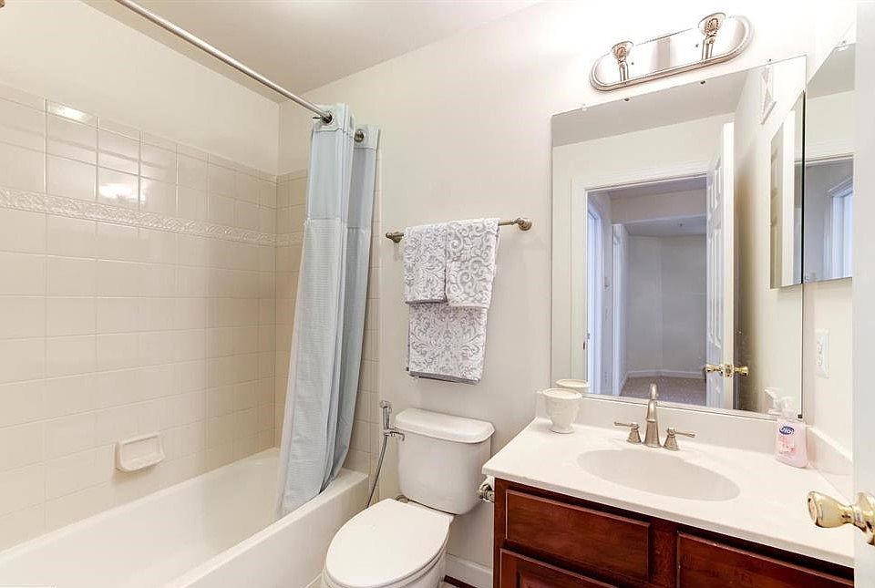 1st image of 13618 Venturi Ln #167