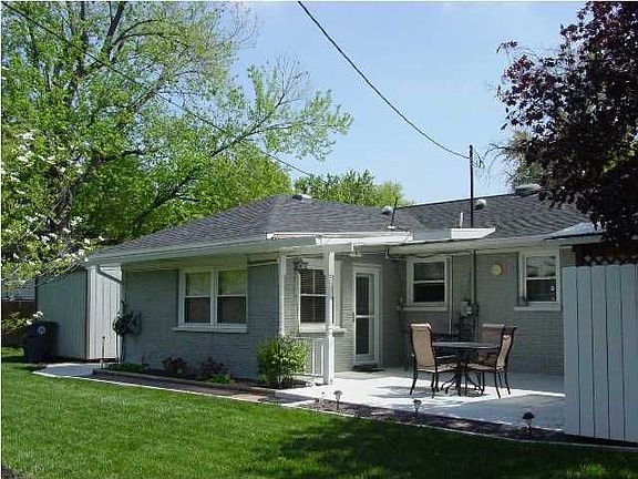4th image of 6700 E Oak St