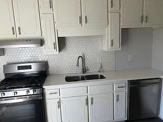 300 Rogers St — Photo 8