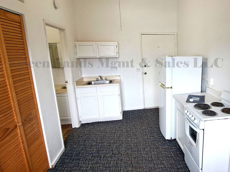 2nd image of 251 Keawe St APT 4