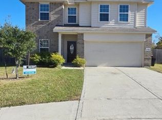 10050 Pine Valley Ct, Baytown, TX 77521