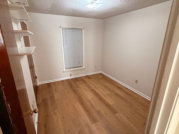 3rd image of 2105 Percival Rd #2105