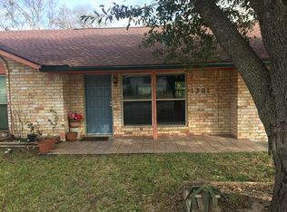 1301 Merry Oaks Dr, College Station, TX 77840