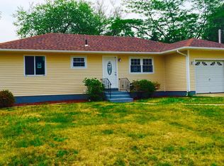 129 Rhode Island Ave, Bay Shore, NY 11706