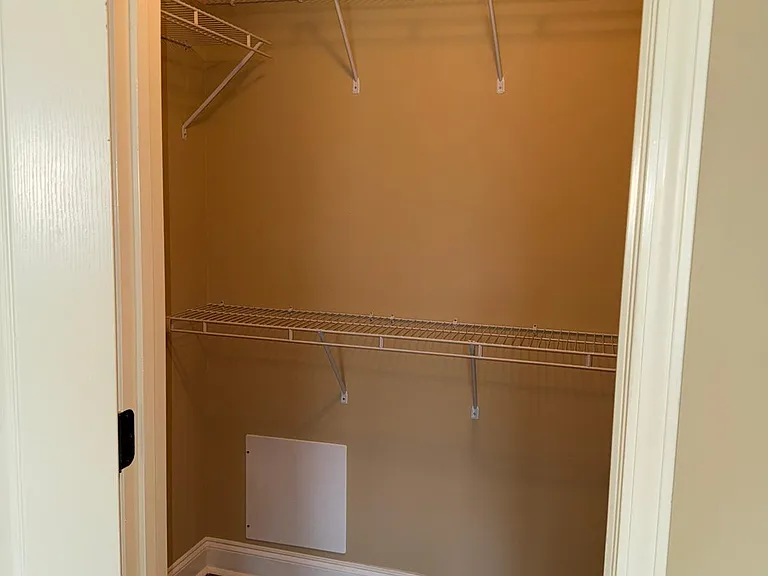 Martha Sue Dr — Photo 8