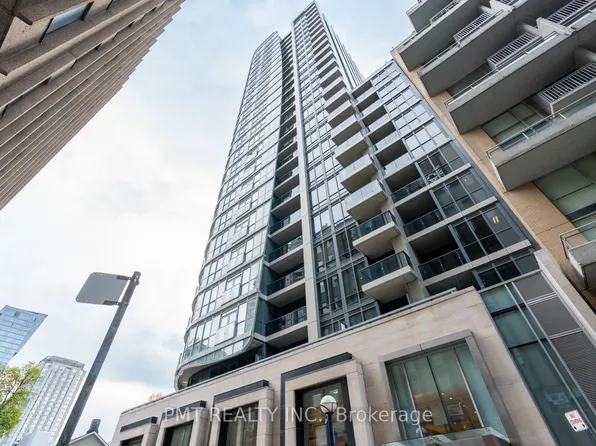 88 Cumberland St Unit 706, Toronto, ON M5R 0C8