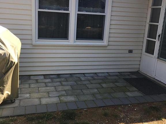 5th image of 79 Lauren Ln