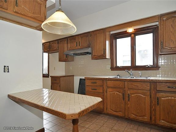 5th image of 9 Beech St