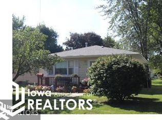 1102 W Carpenter, Iowa City, IA 52240